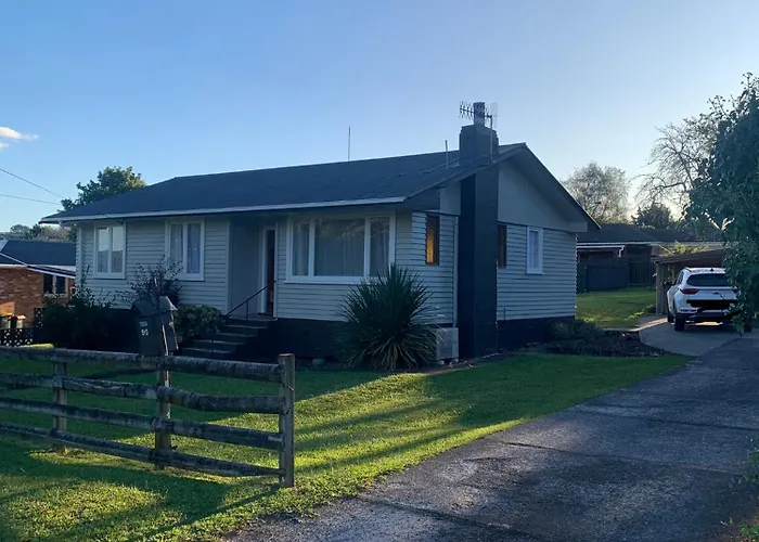 Ferienhaus The Homestead - Cosy 3 Bedroom House Rotorua